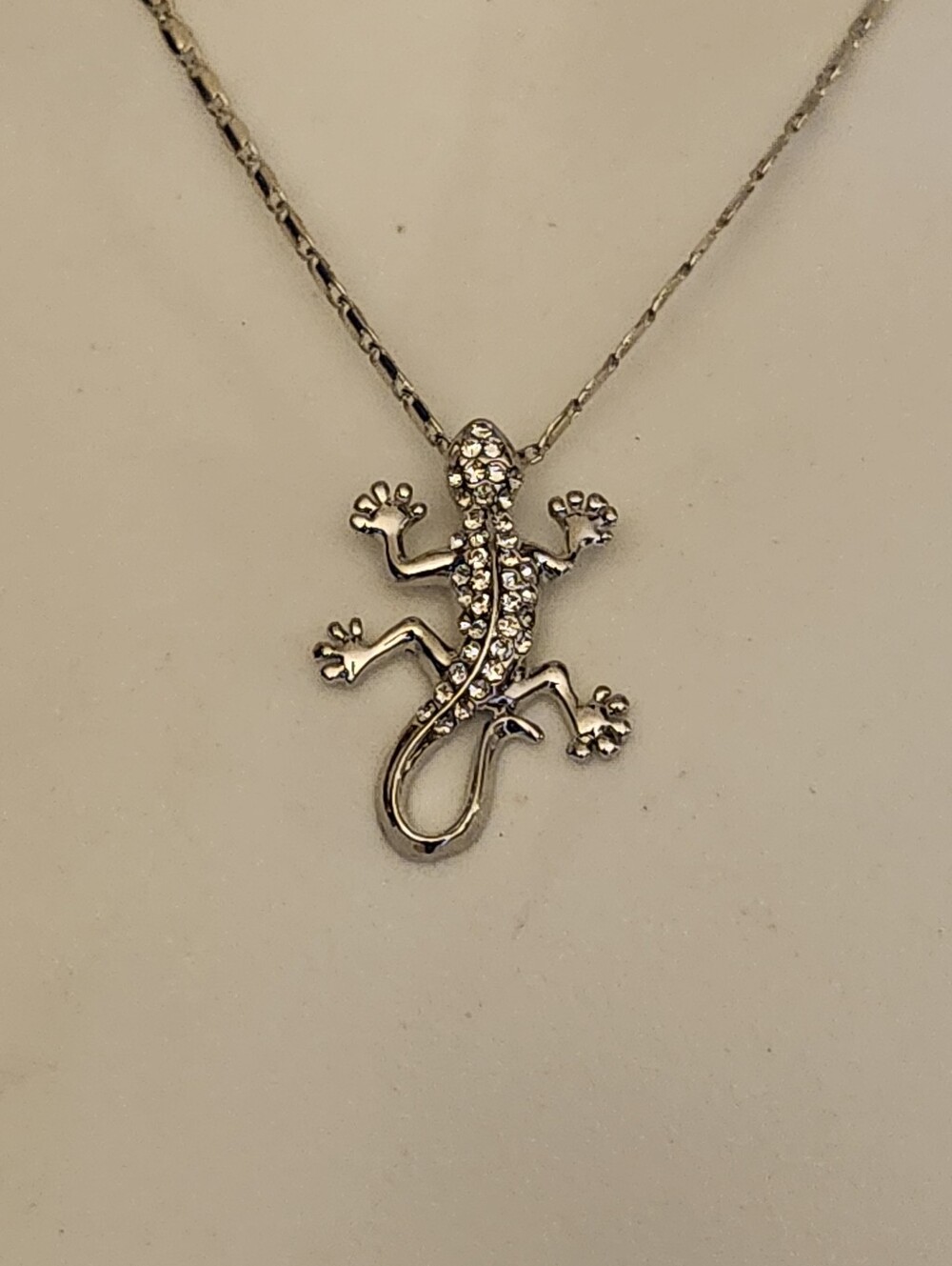 Crystal Silver Tone Lizard Pendant Necklace & Matching  Earrings